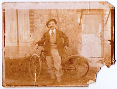 photo man bicycle