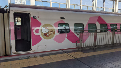 3 Kyoto without tourists Hello Kitty Shinkansen