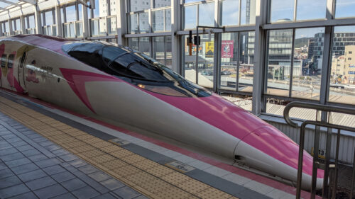 4 Kyoto without tourists Hello Kitty Shinkansen